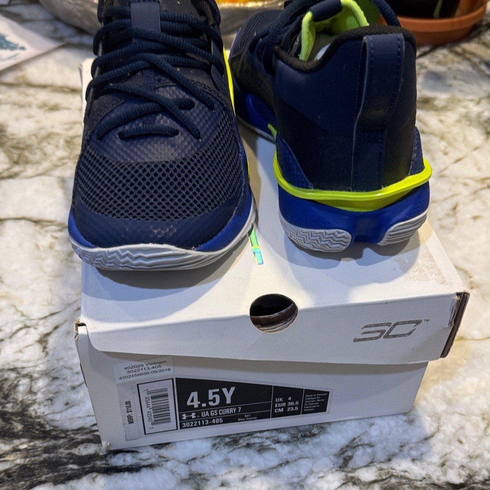 Under Armour Kids Navy and Neon GS Curry 7